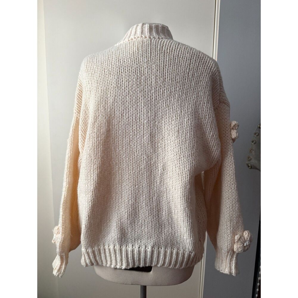 Anthropologie Chunky 3D floral knit Cardigan - Picture 6 of 7